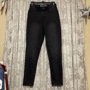 Women’s black high-rise jegging